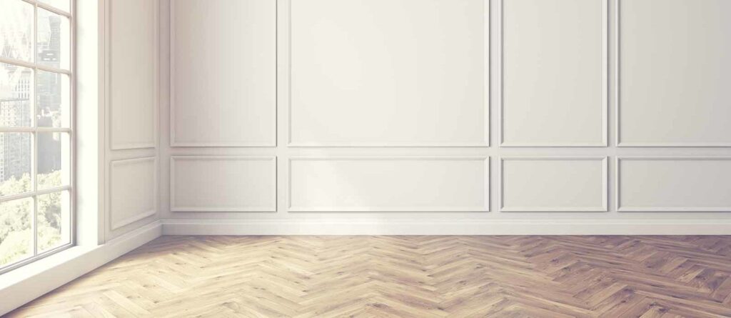 Rommene må tømmes før gulvet blir slipt og behandlet